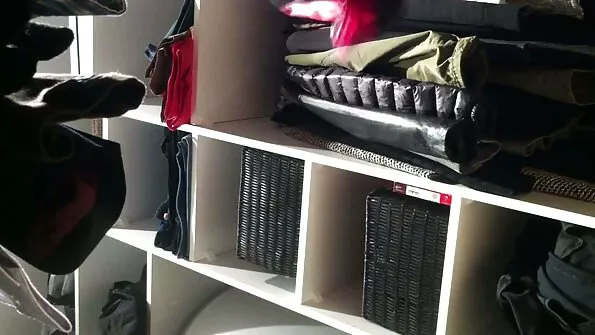 Isa ajab kuulsalt kõhna tütart persse, kui ema tema kõrval magab.