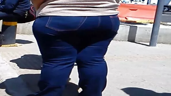 Vana ema pettis oma meest koos pojaga ja nautis tema riista.