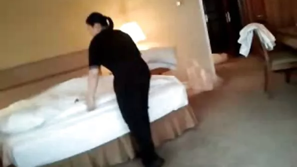 Kõhn ema ei kõhelnud omaenda poega imemast.