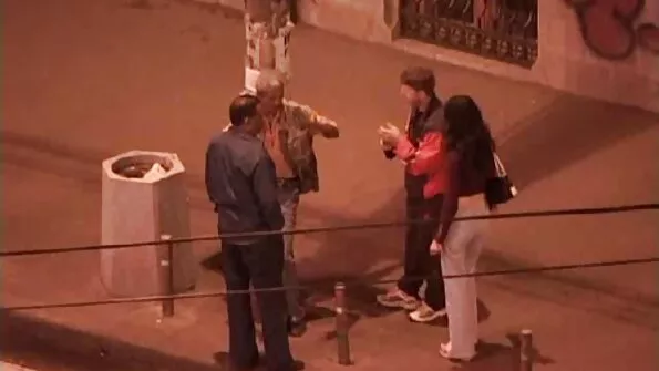 Täiskasvanud ema palus pojal teda ilma kondoomita keppida.