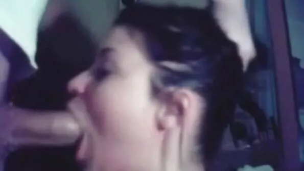 Tütar Kendall Karson ja ema Britney Amber hõõruvad teineteise pussi.