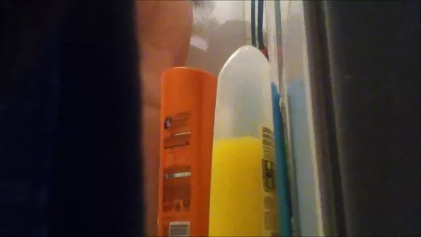 Kiilas vanaisa lõpetab oma lapselapse Kira spermaga suus.