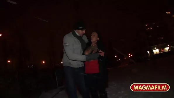 Ülemeelik vend keppib punapäist õde vahetult enne pulmi.