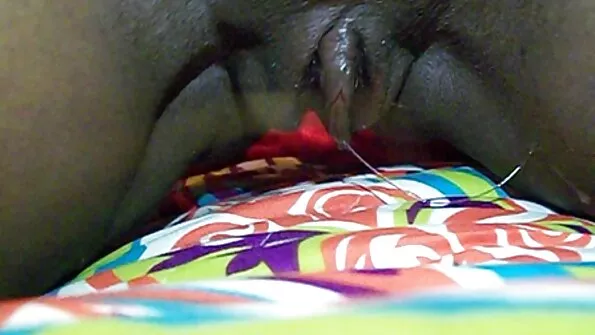 Cum näljane kasuõde annab hämmastav blowjob.