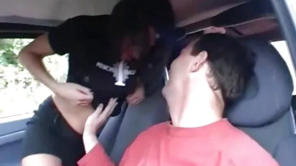 Ema luuras oma poega duši all, ärritus ja võttis ta suhu.