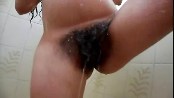 Kohtas purjus kasuõde klubist naasmas.