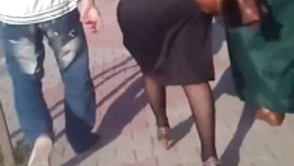 Ema õpetab tütrele ja pojale, kuidas õigesti orgasmi kogeda.